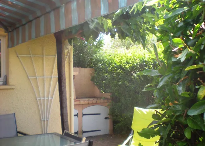 Maison De Agdabella *